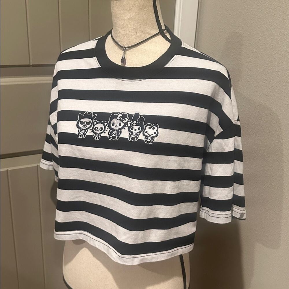 HELLO KITTY x FOREVER 21 Crop Top S